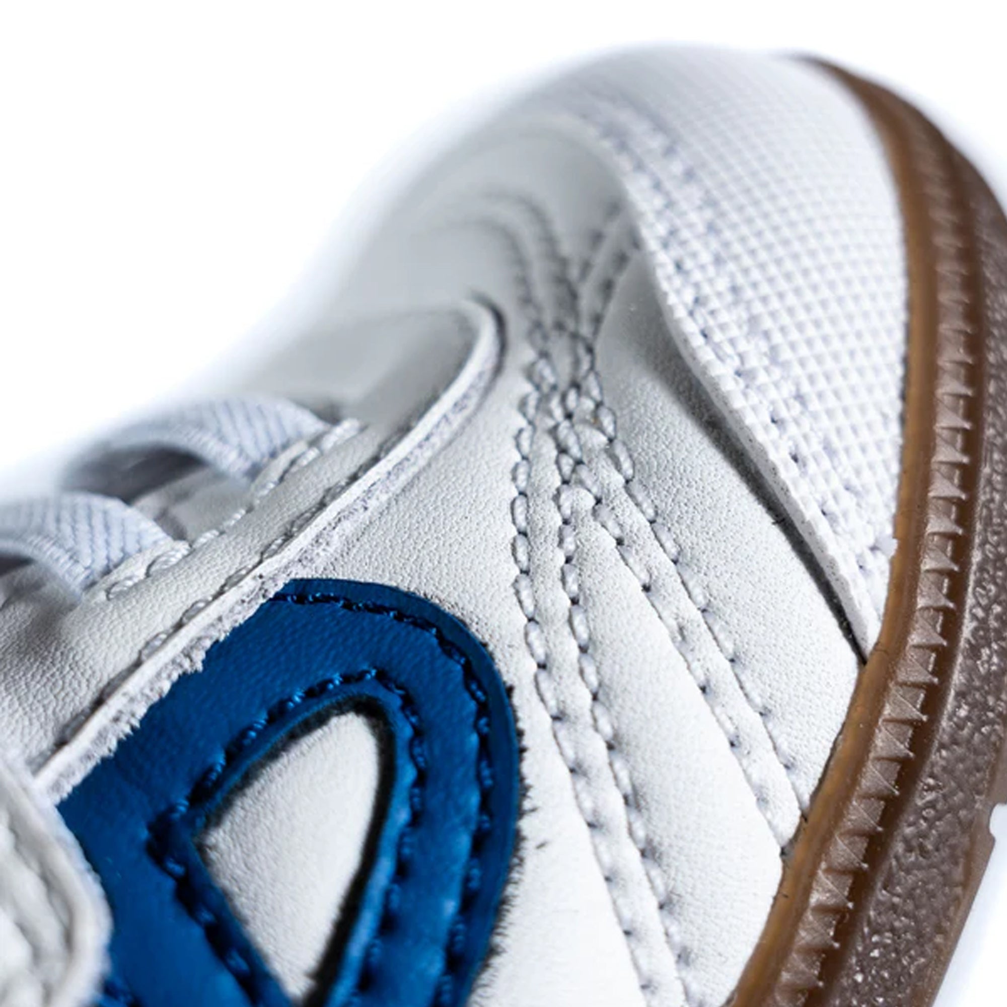 PLUS SNEAKERS