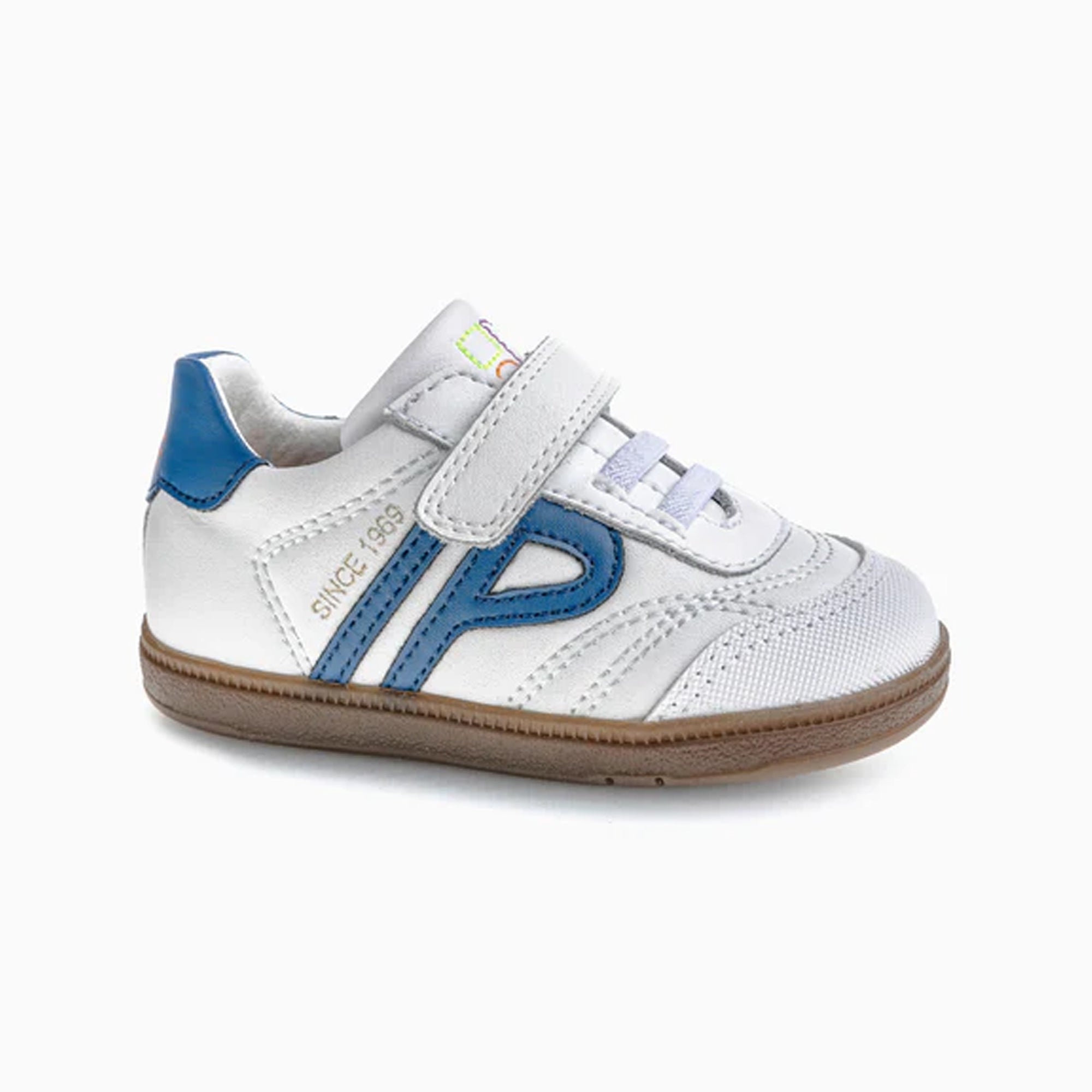 PLUS SNEAKERS
