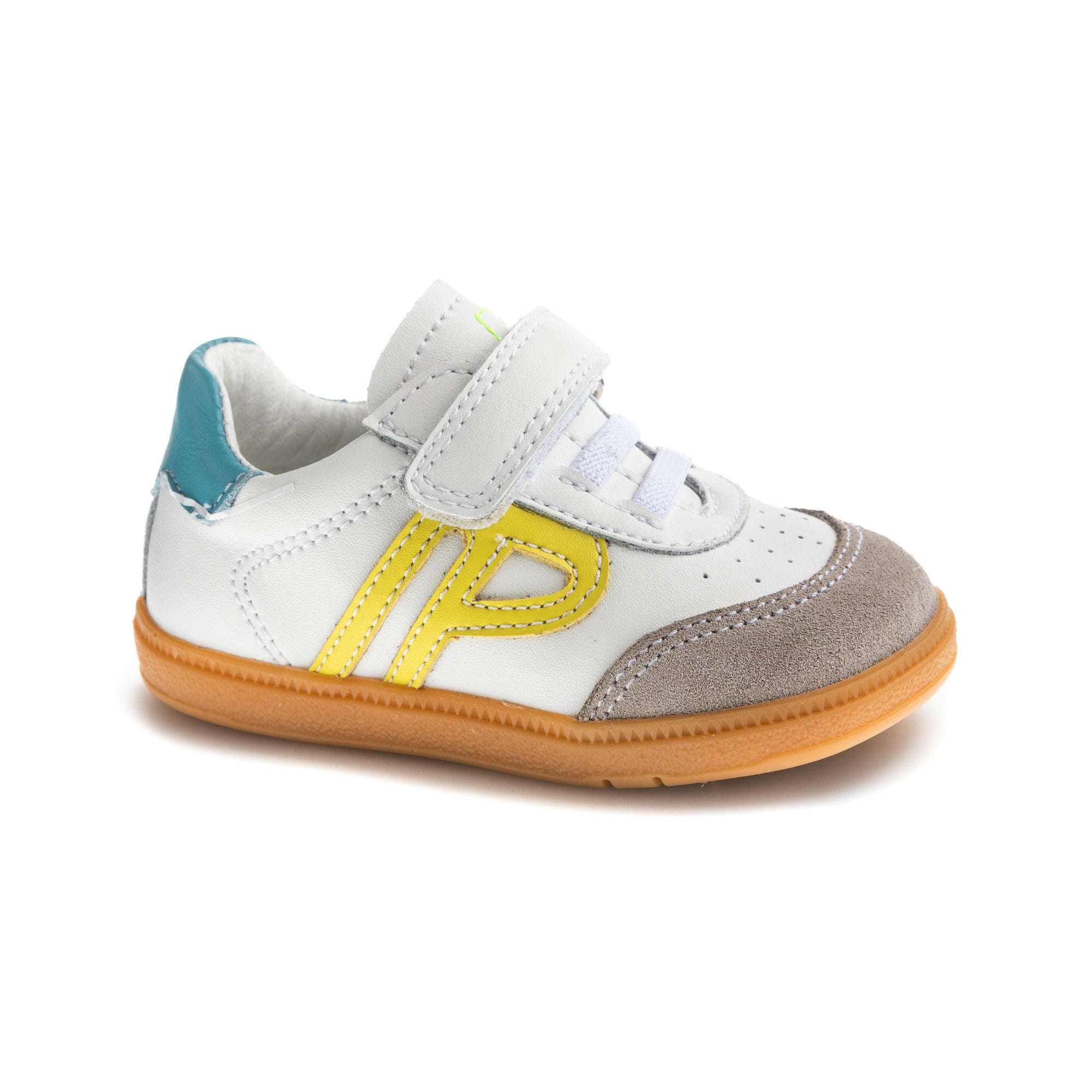 PLUS SNEAKERS