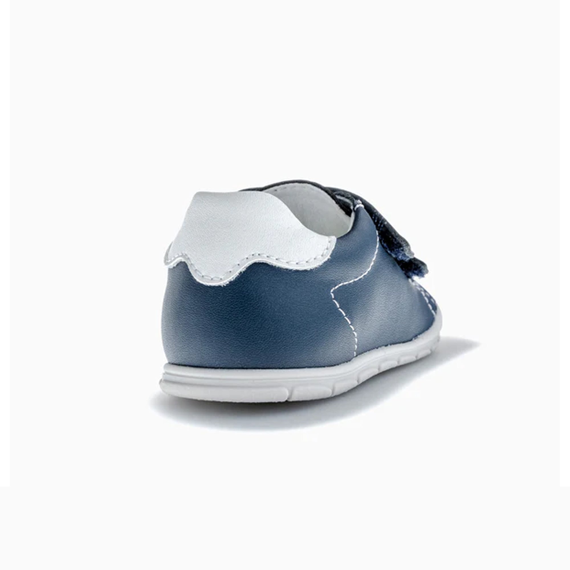 PLUS SNEAKERS