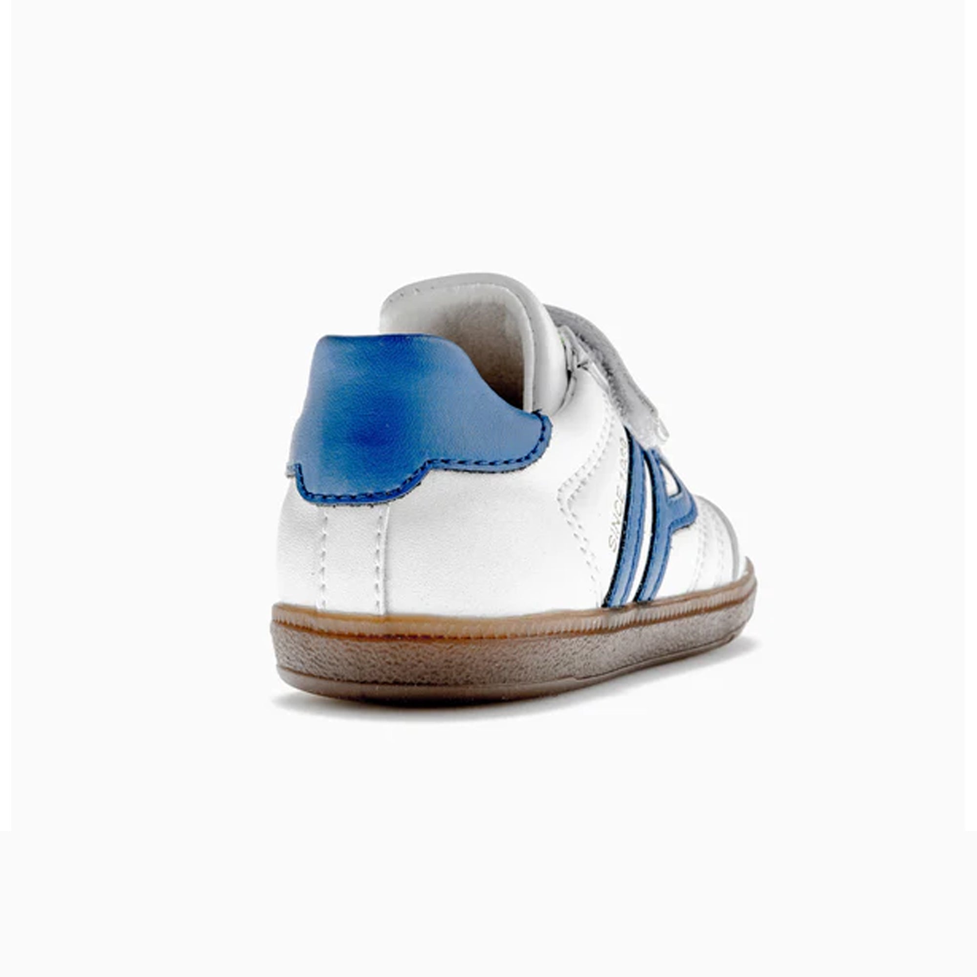 PLUS SNEAKERS