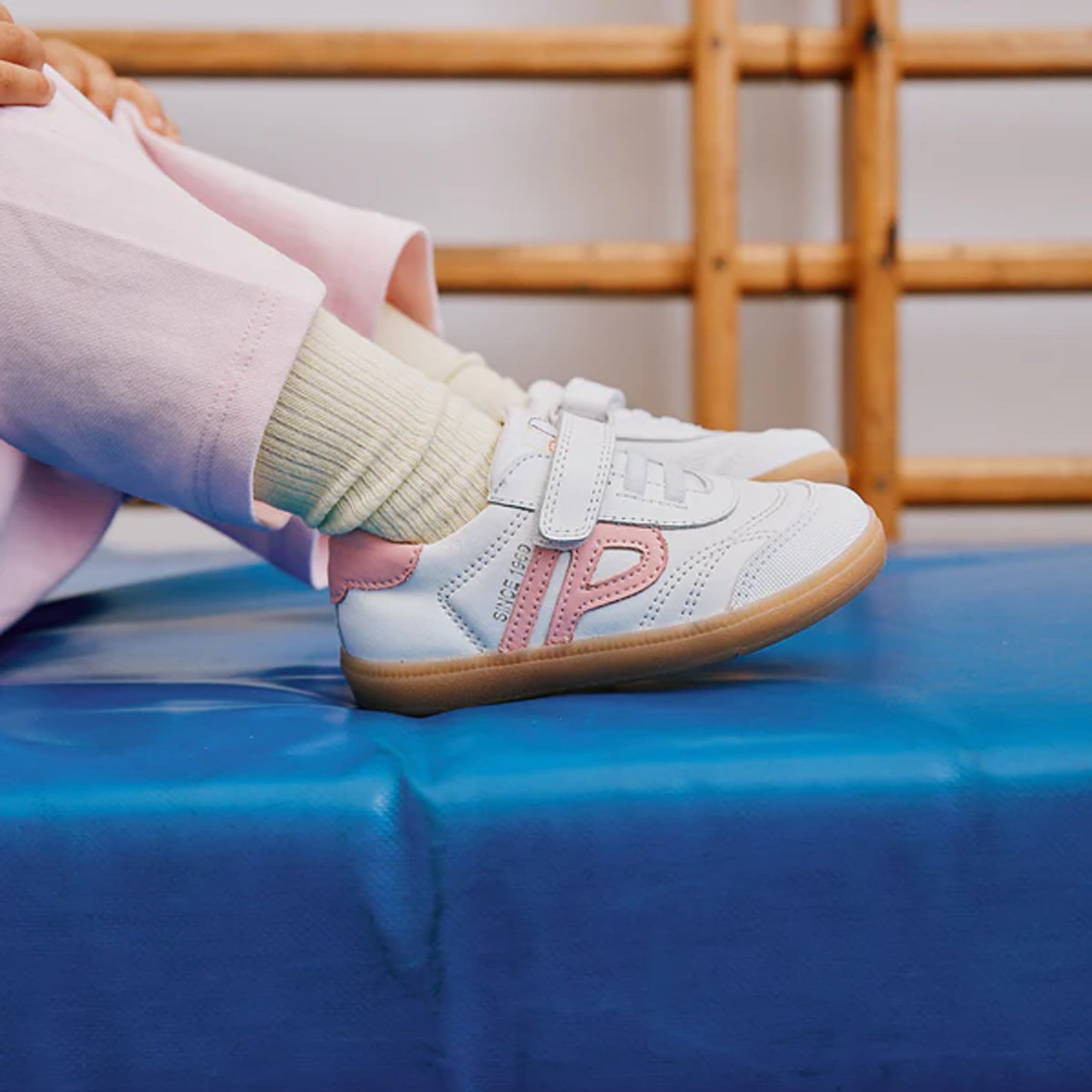 PLUS SNEAKERS