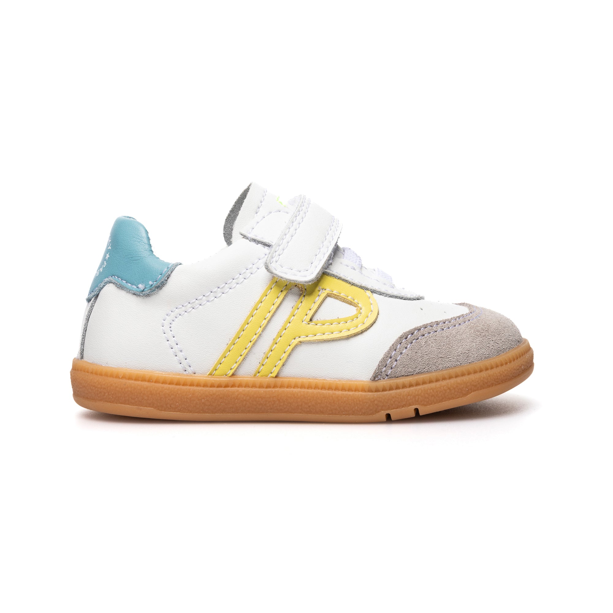 PLUS SNEAKERS