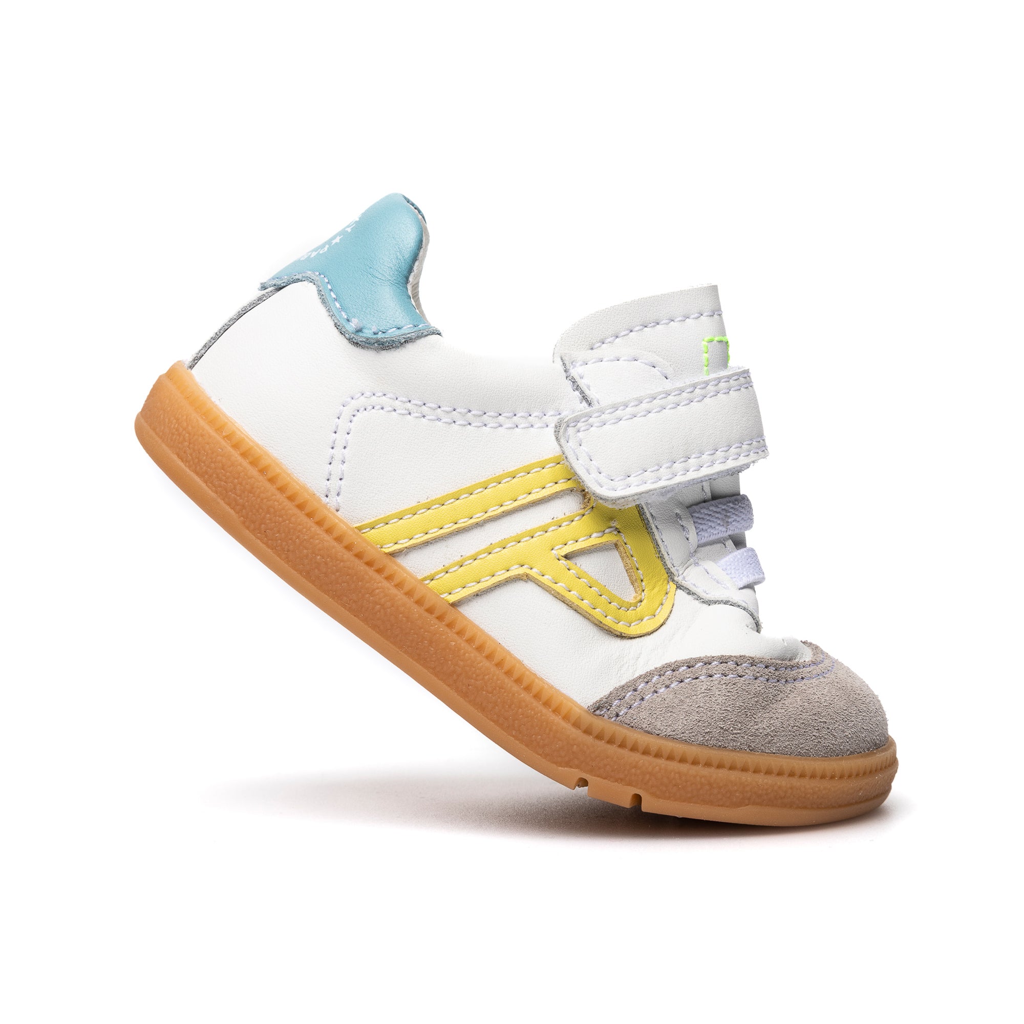 PLUS SNEAKERS