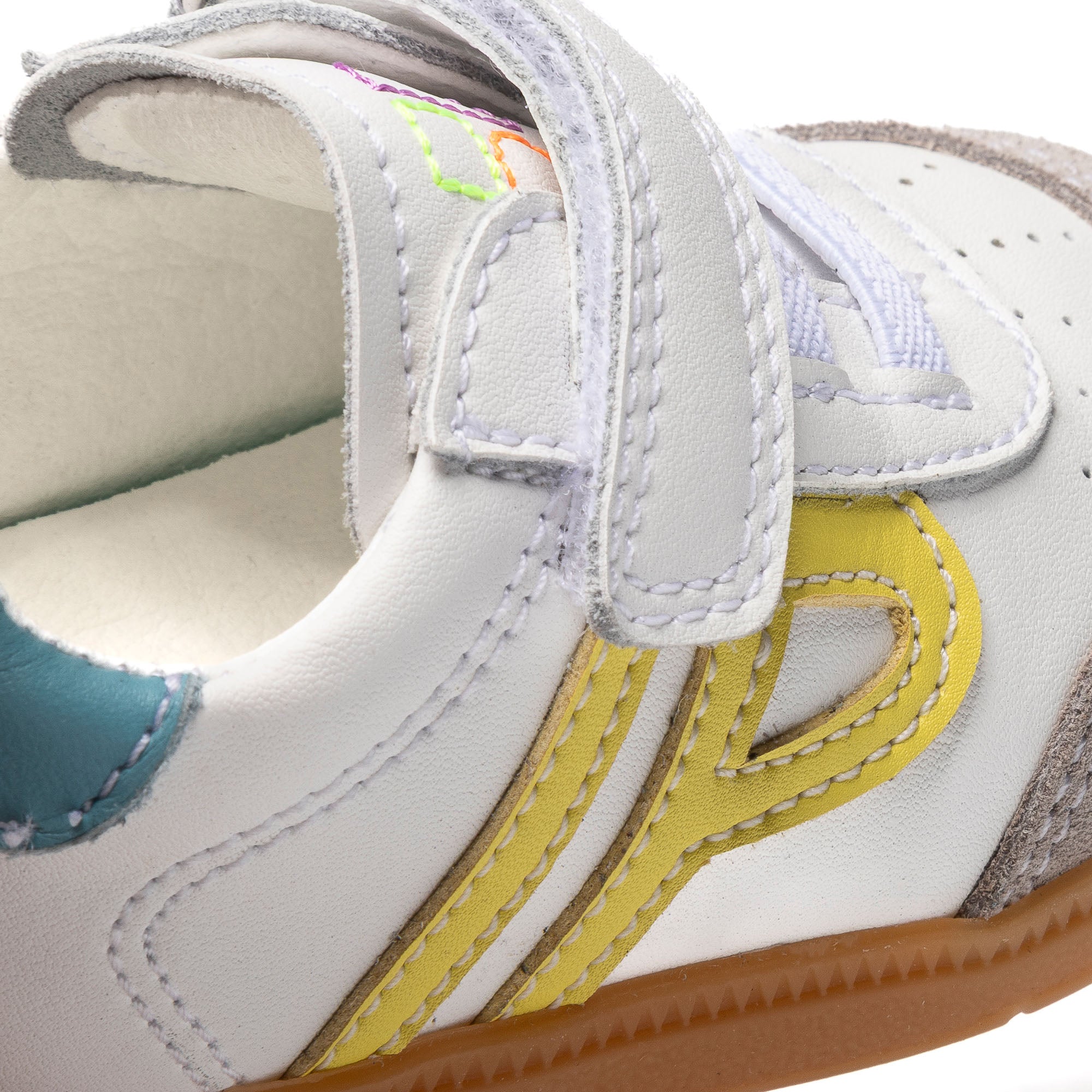 PLUS SNEAKERS
