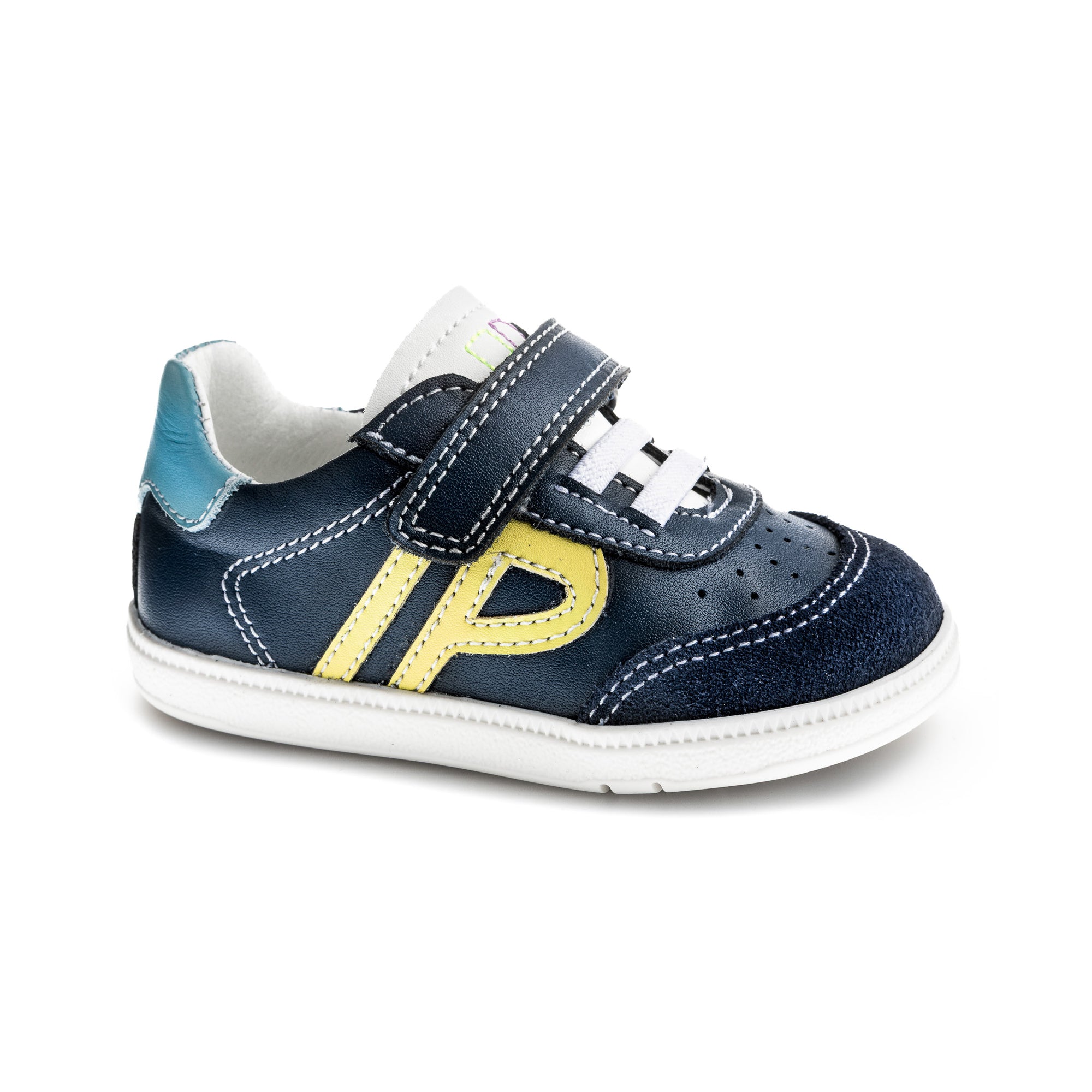 PLUS SNEAKERS